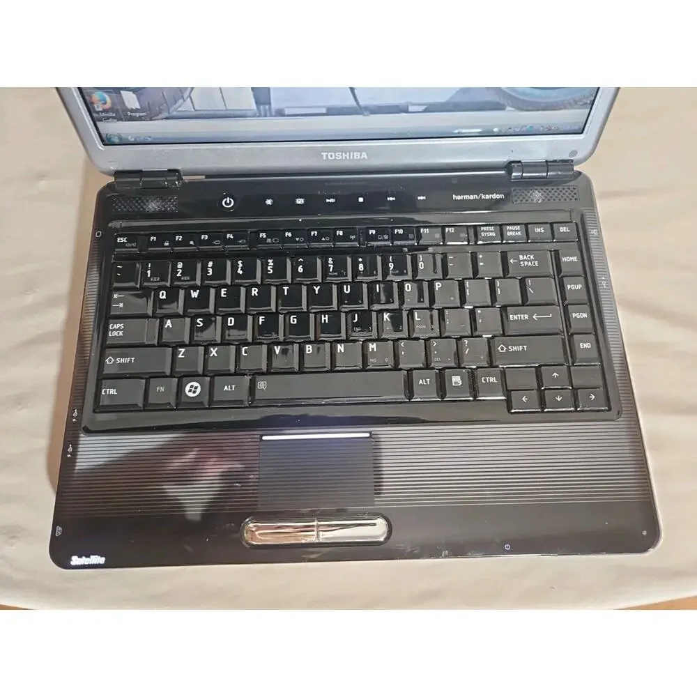 Vintage Toshiba Satellite M305 Laptop Notebook Vista 4G Ram Works No Charger
